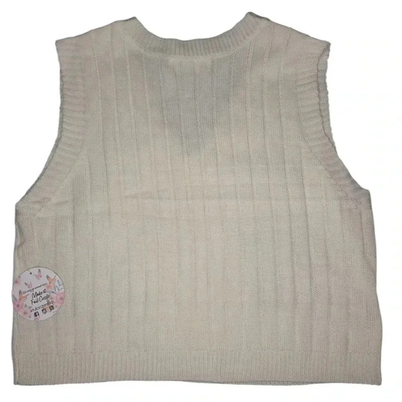 NWT Full Circle Trends Cream Cropped Cable-Front V-Neck Sweater Vest Size XL - Picture 4 of 6